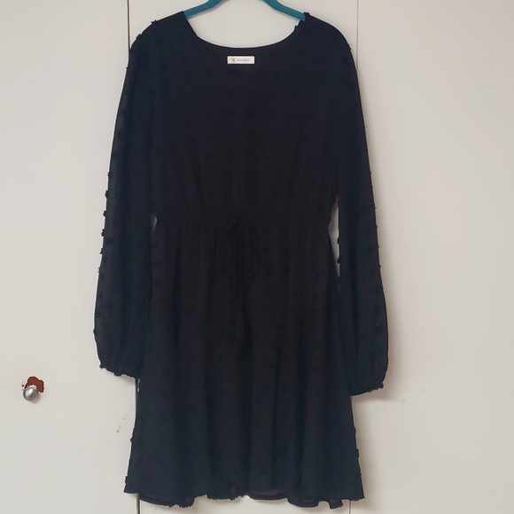 kirundo Dresses & Skirts - Cute texture black dress